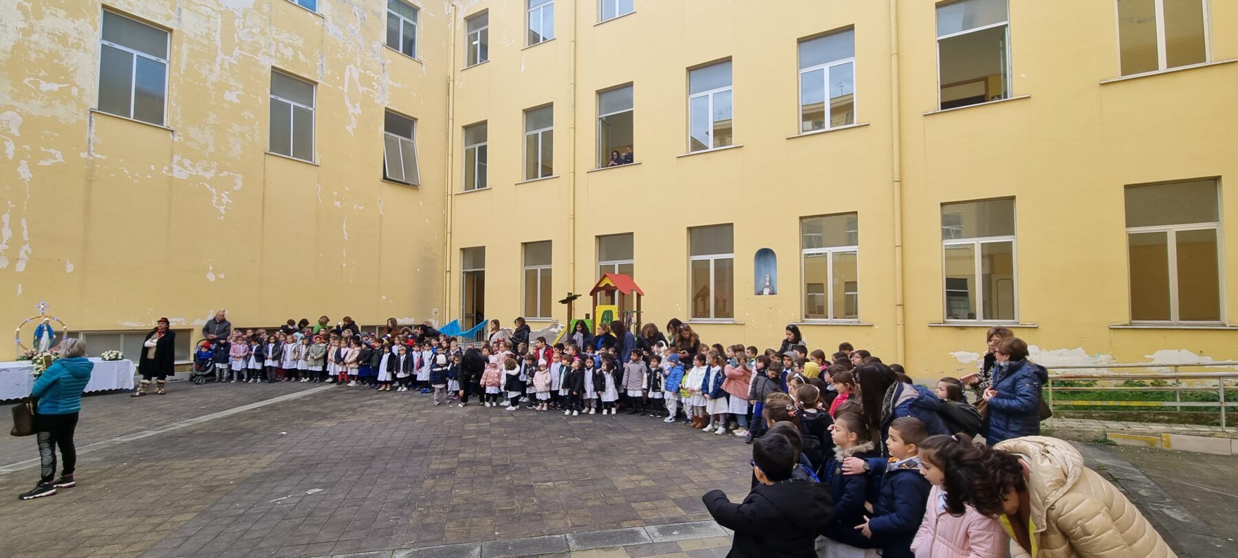 I Bambini Della Scuola Dellinfanzia E Della Classi Prime E Seconde Della Scuola Primaria 9563